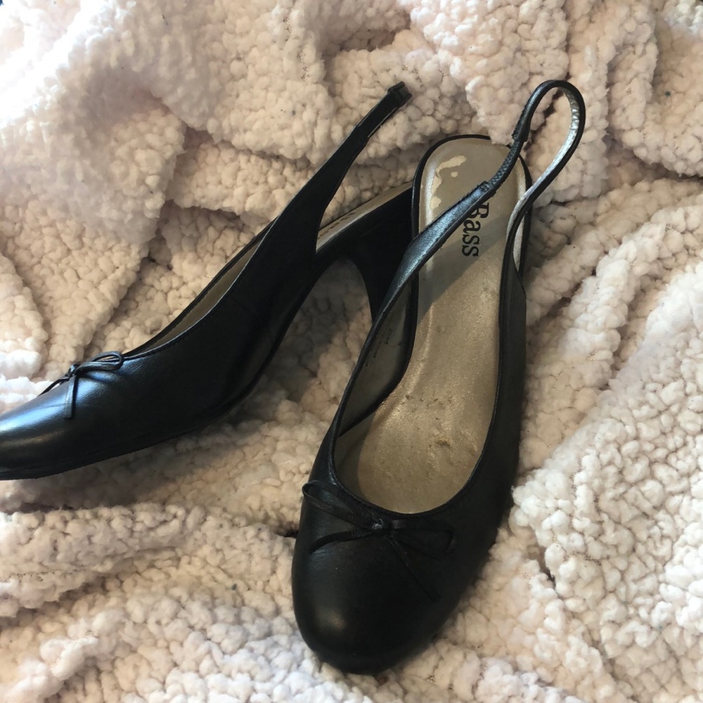 Black kitten heels
